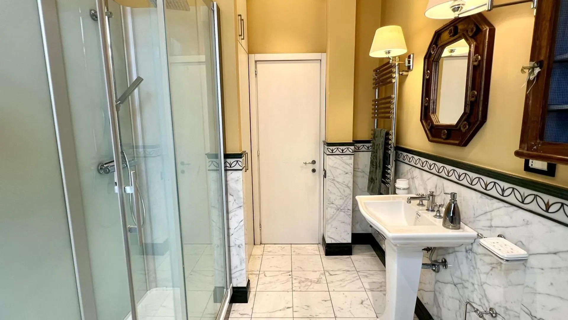 Villa Liberty Townhouse Siena Apartment